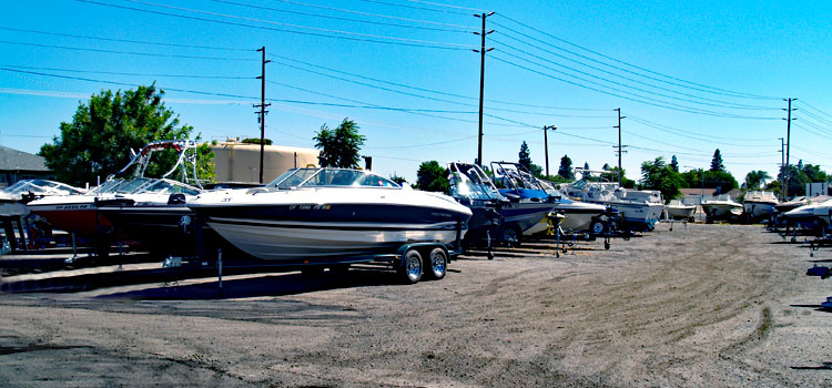 Bob's Marine Storefront.