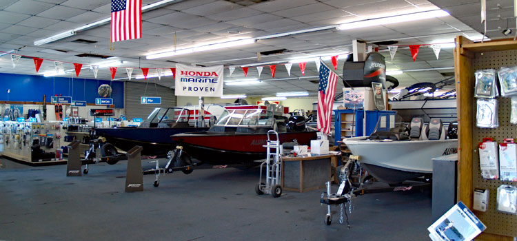 Bob's Marine Storefront.